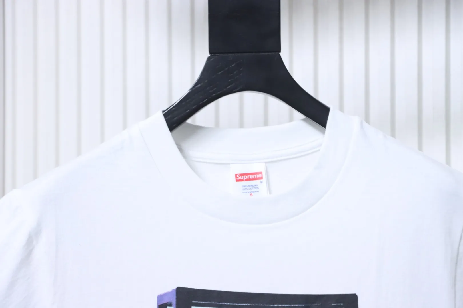 Neckline