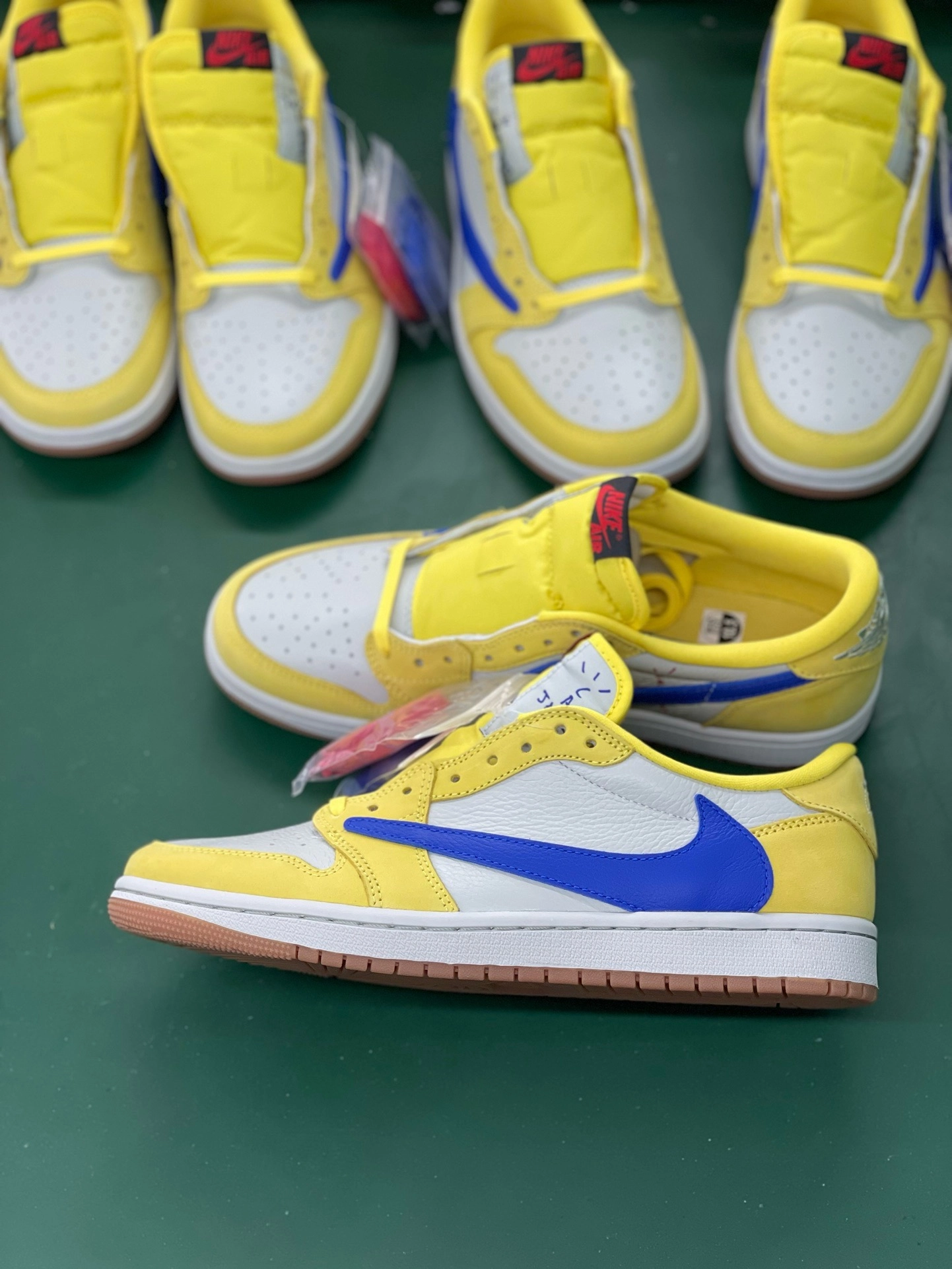 Travis Scott Air Jordan 1 Canary Low [Sale Version]