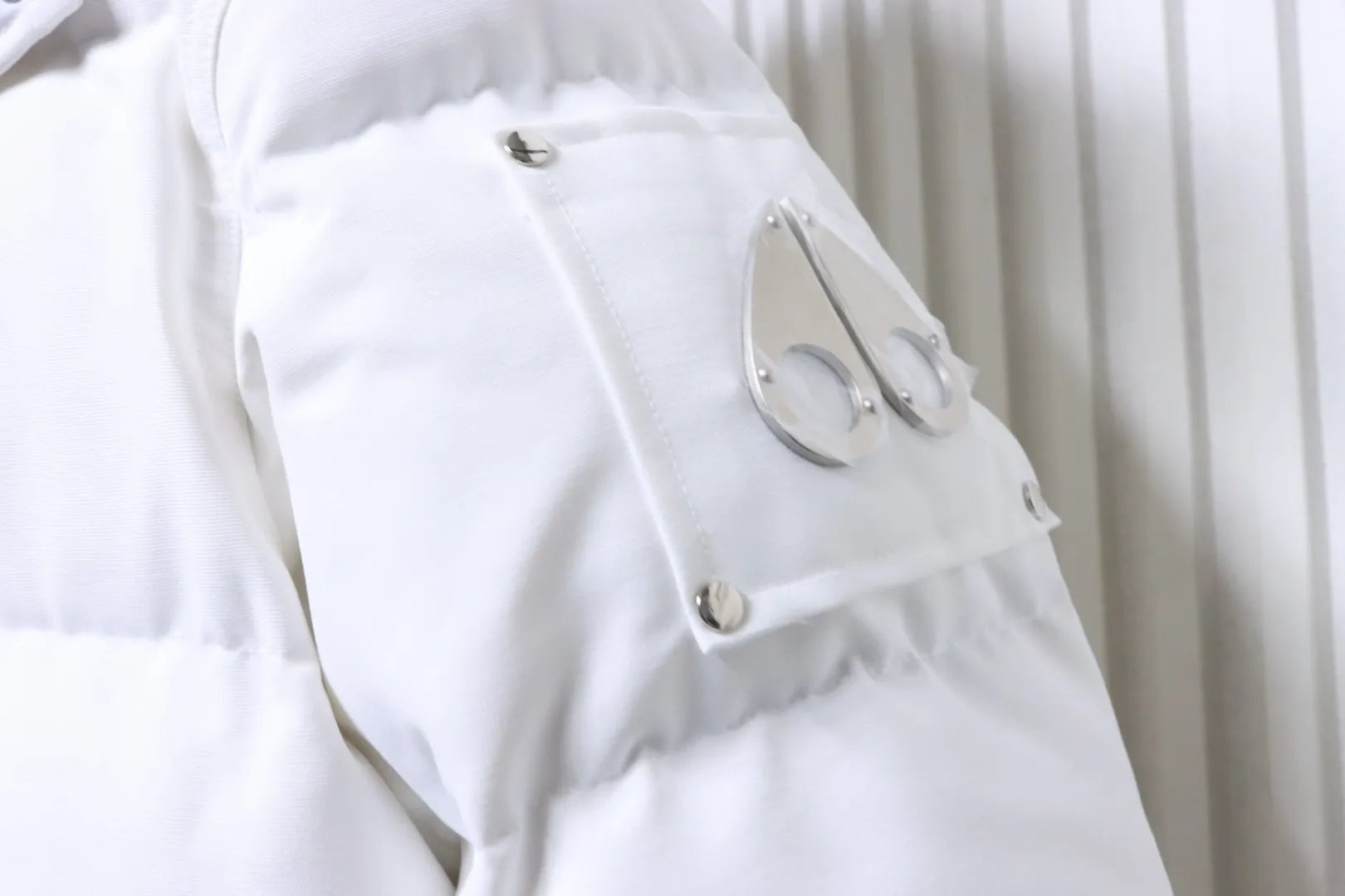 Shoulder Logo Detail