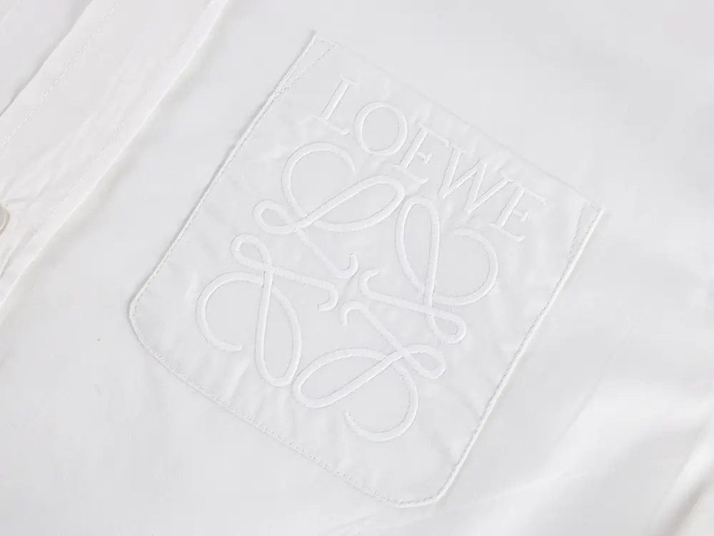 Embroidered logo on chest pocket