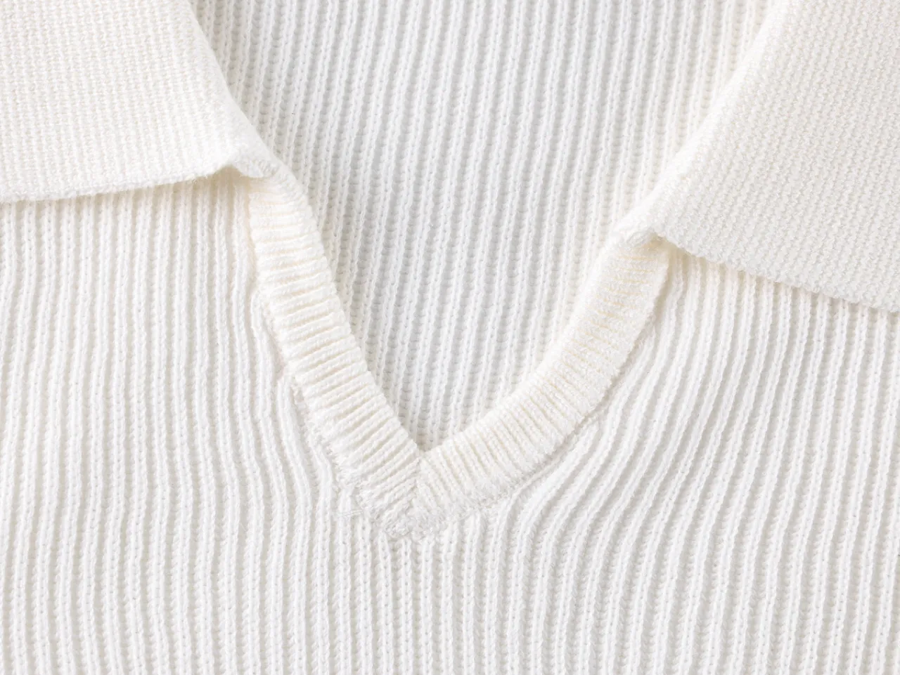 V-Neck Detail
