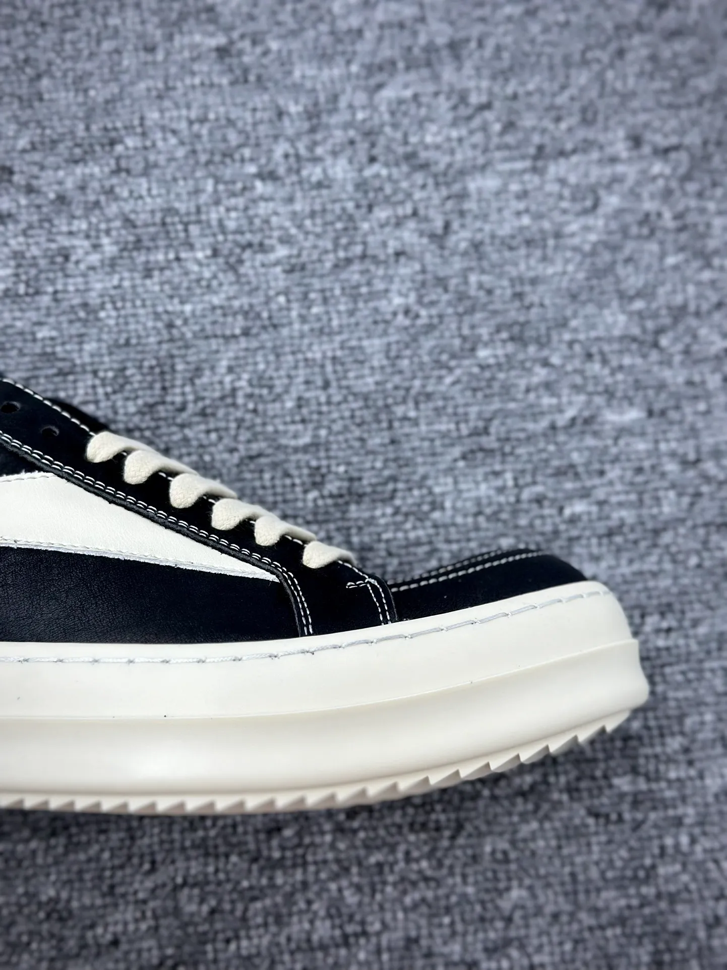 Front Toe Detail
