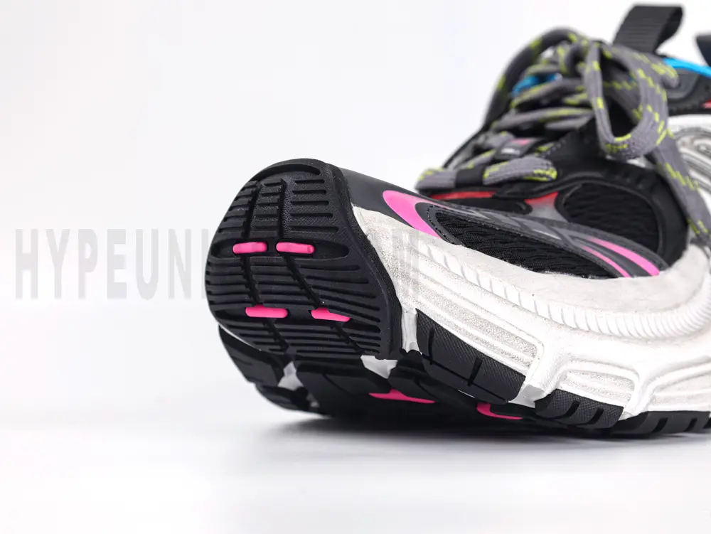 Women’s 6xl Sneaker in Black/White/Multic