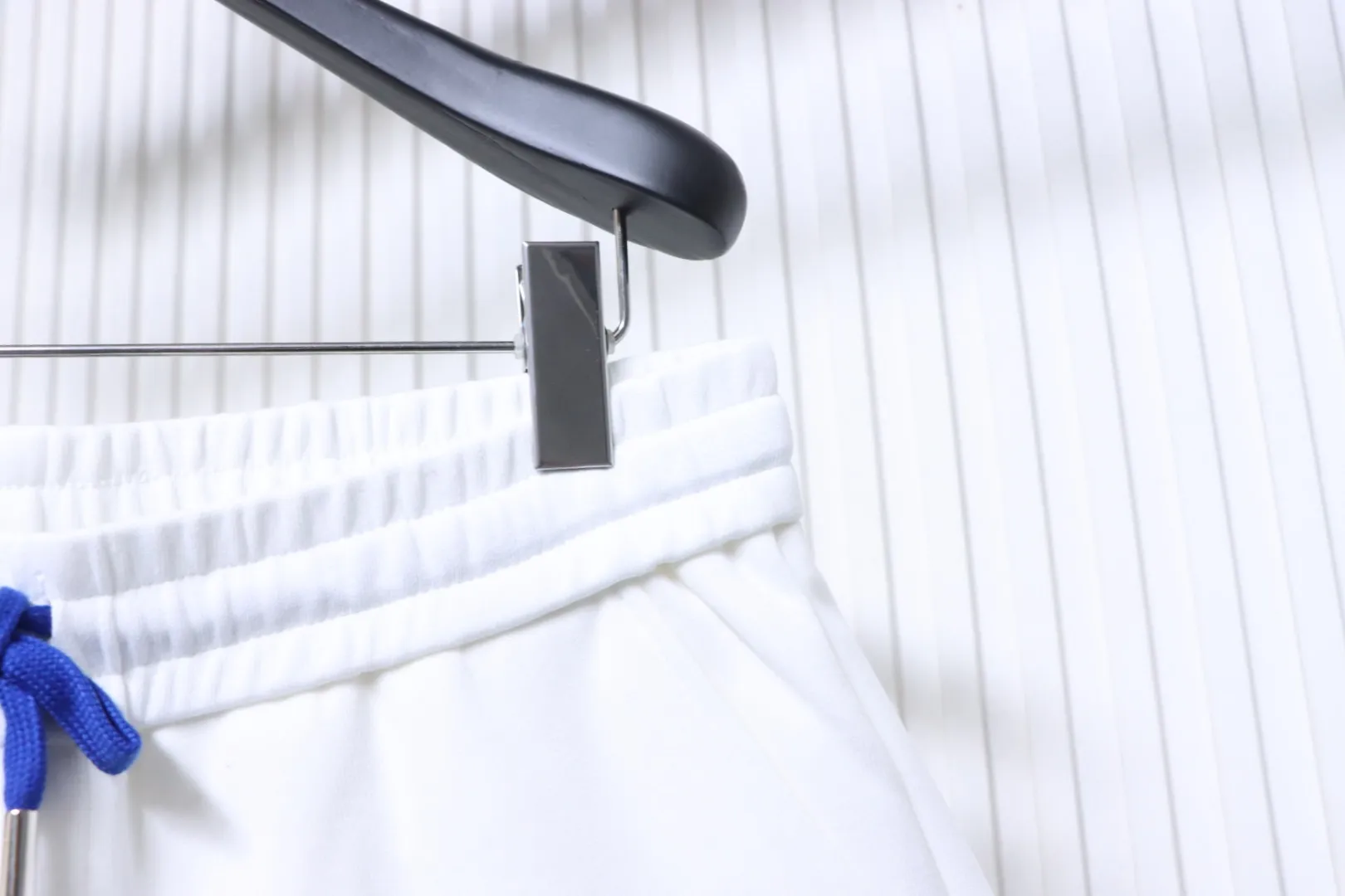 Half View Waistline