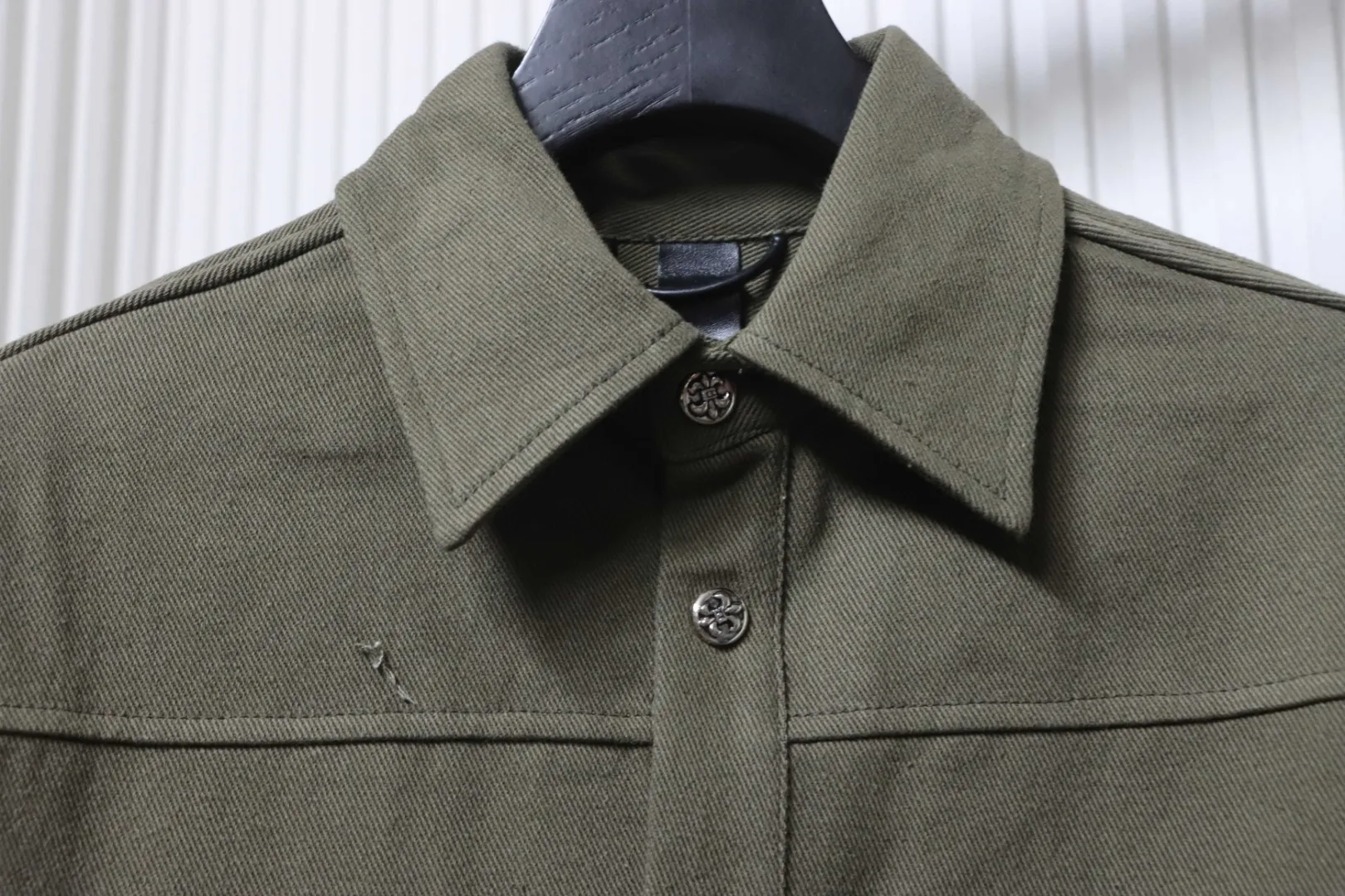 Collar Detail
