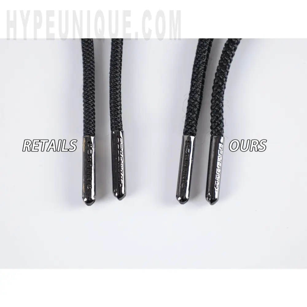 A pair of black laces