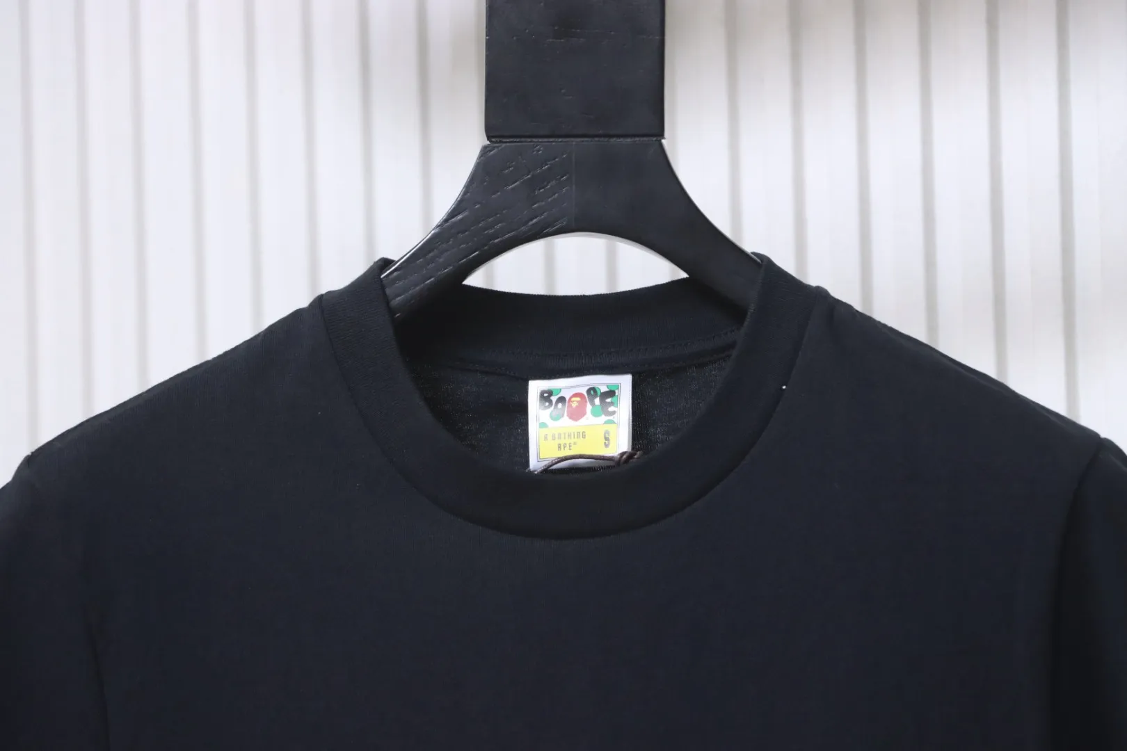 Neckline