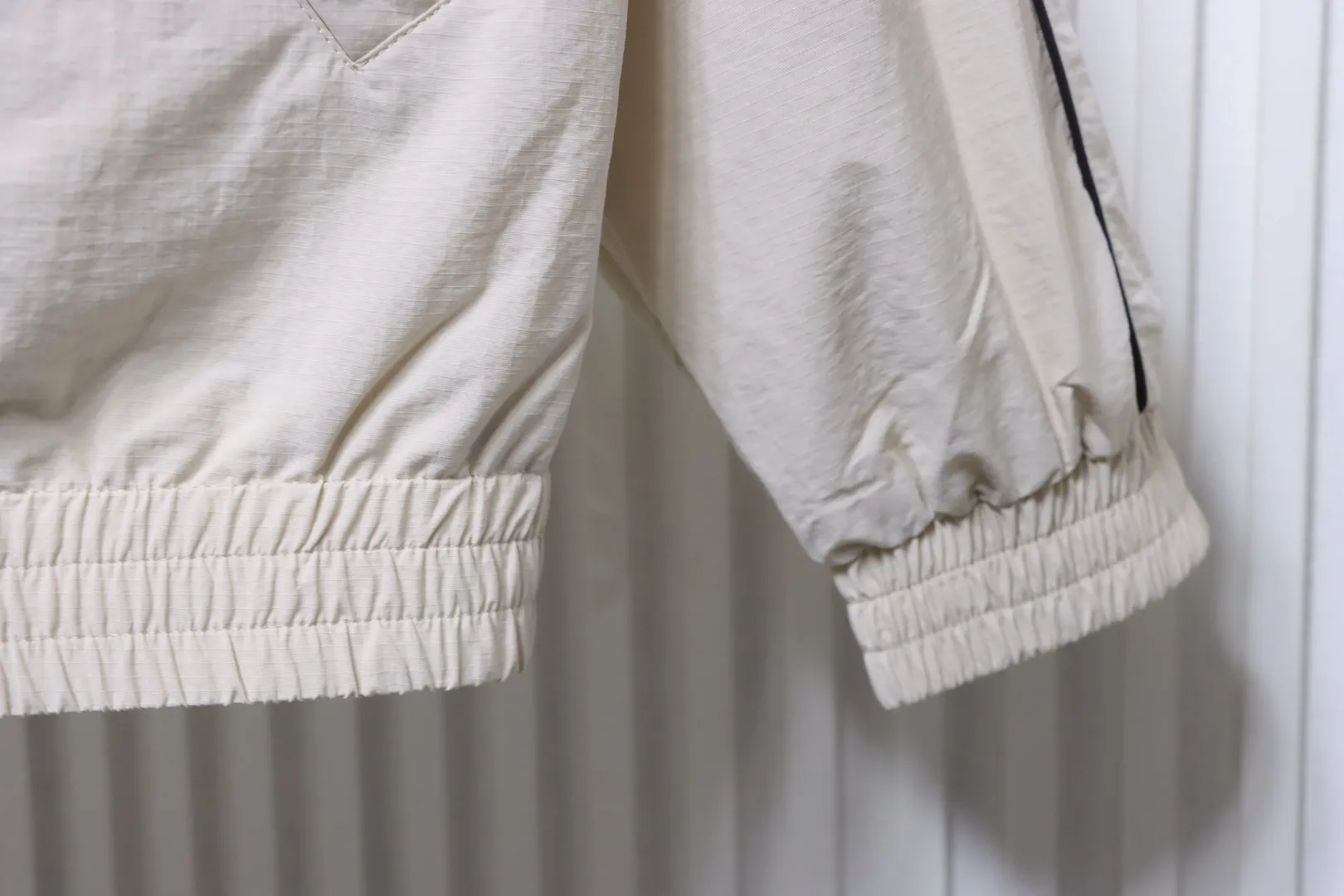 Long Sleeve Details