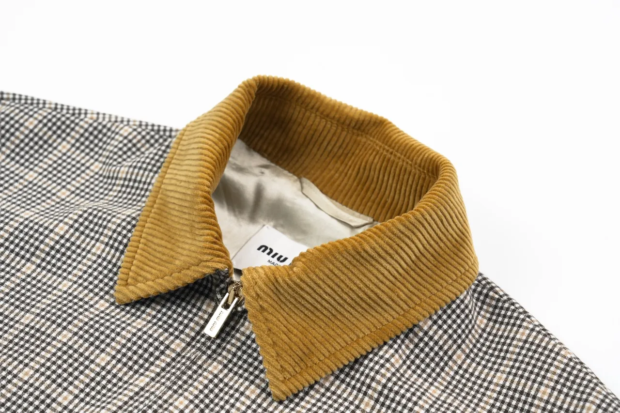 Neckline