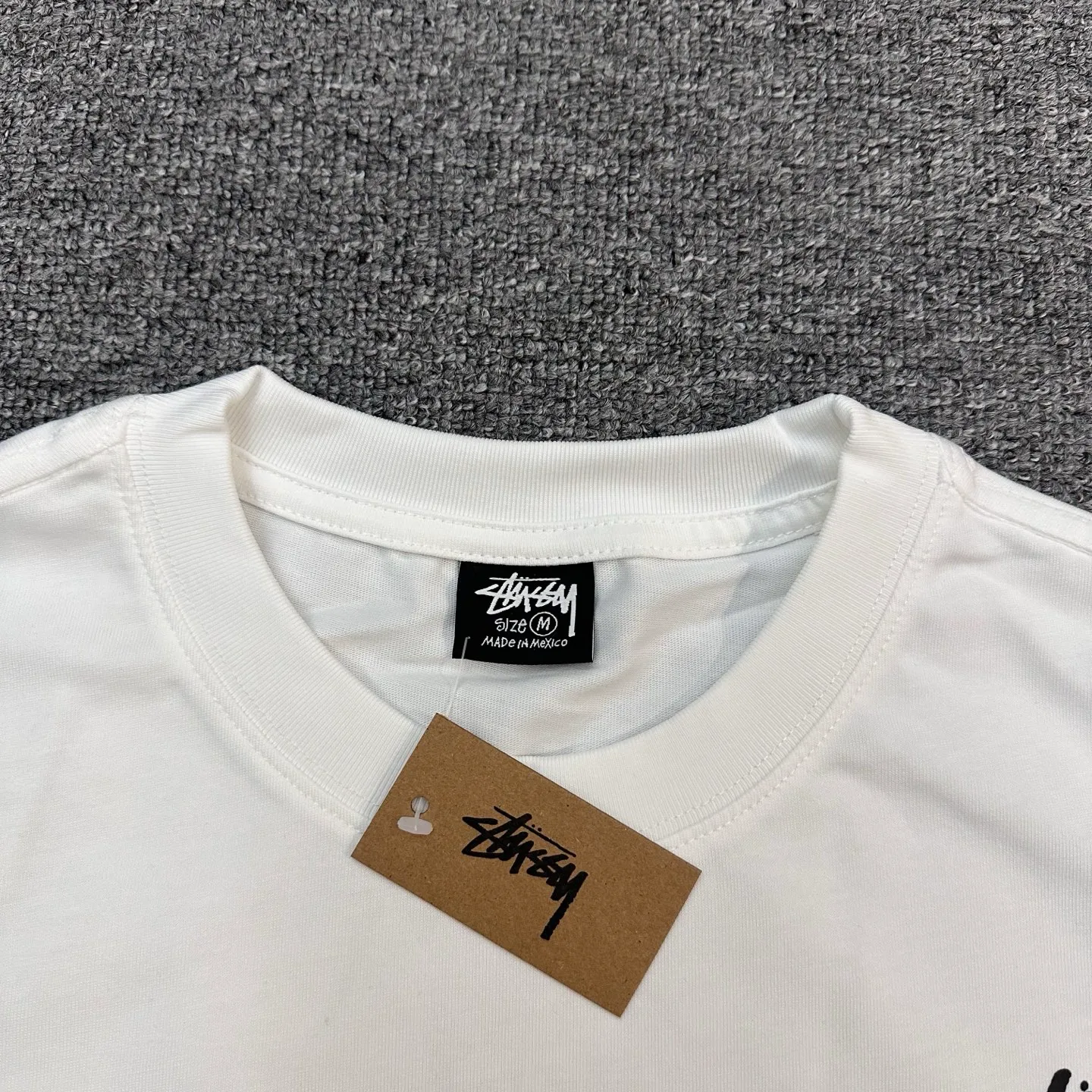 Neckline