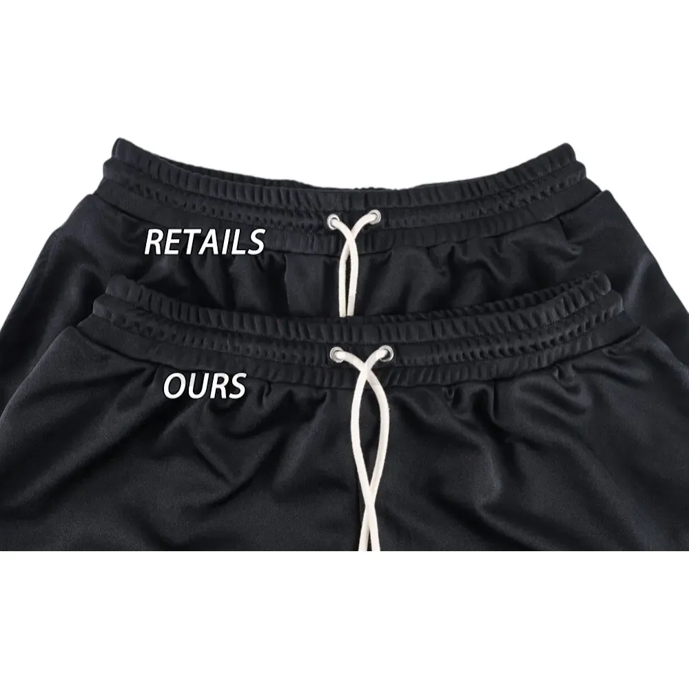 Elastic waistband detail image of the pants