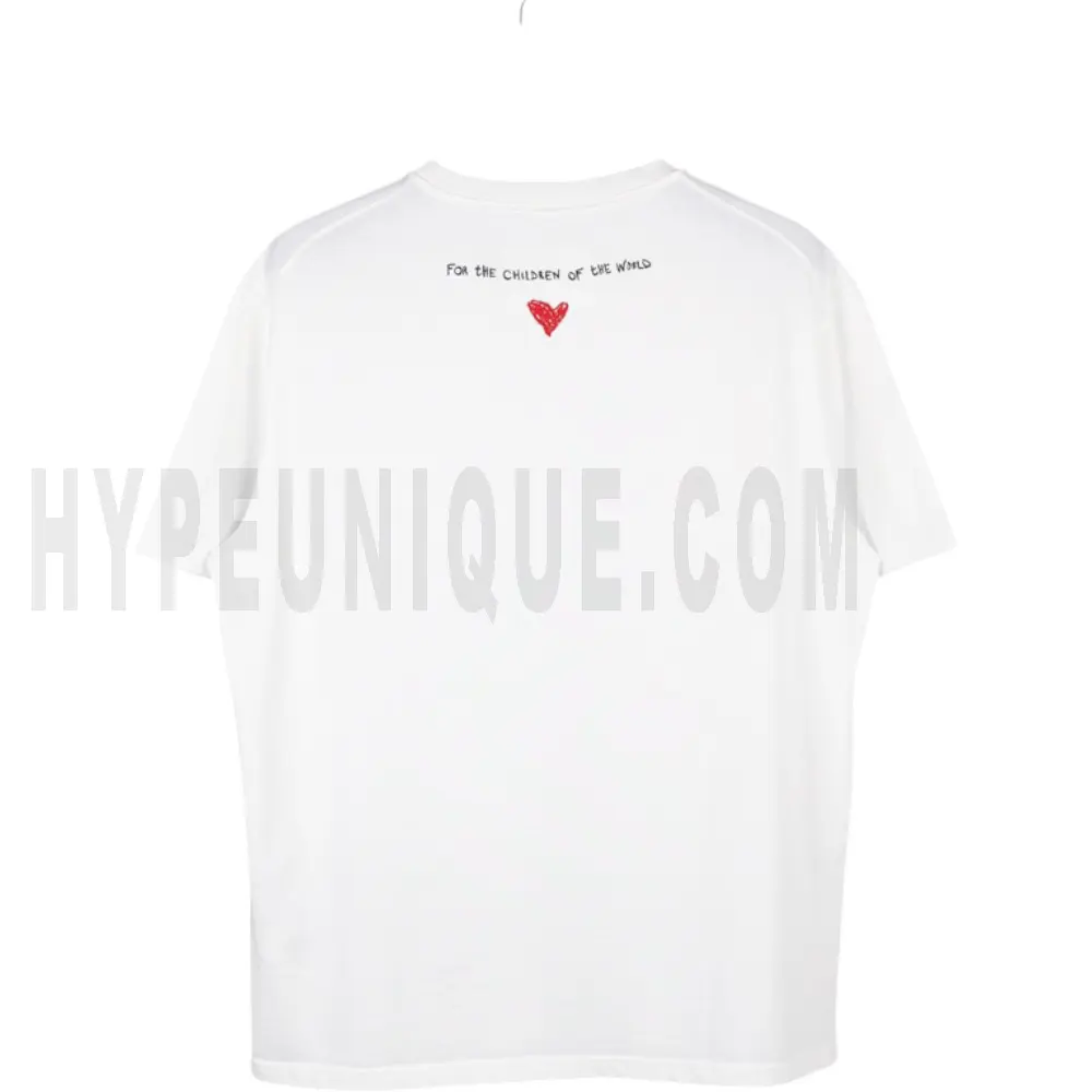 The back of the white clothes