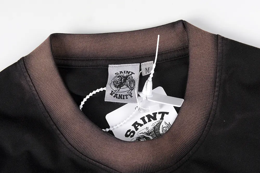 Neckline
