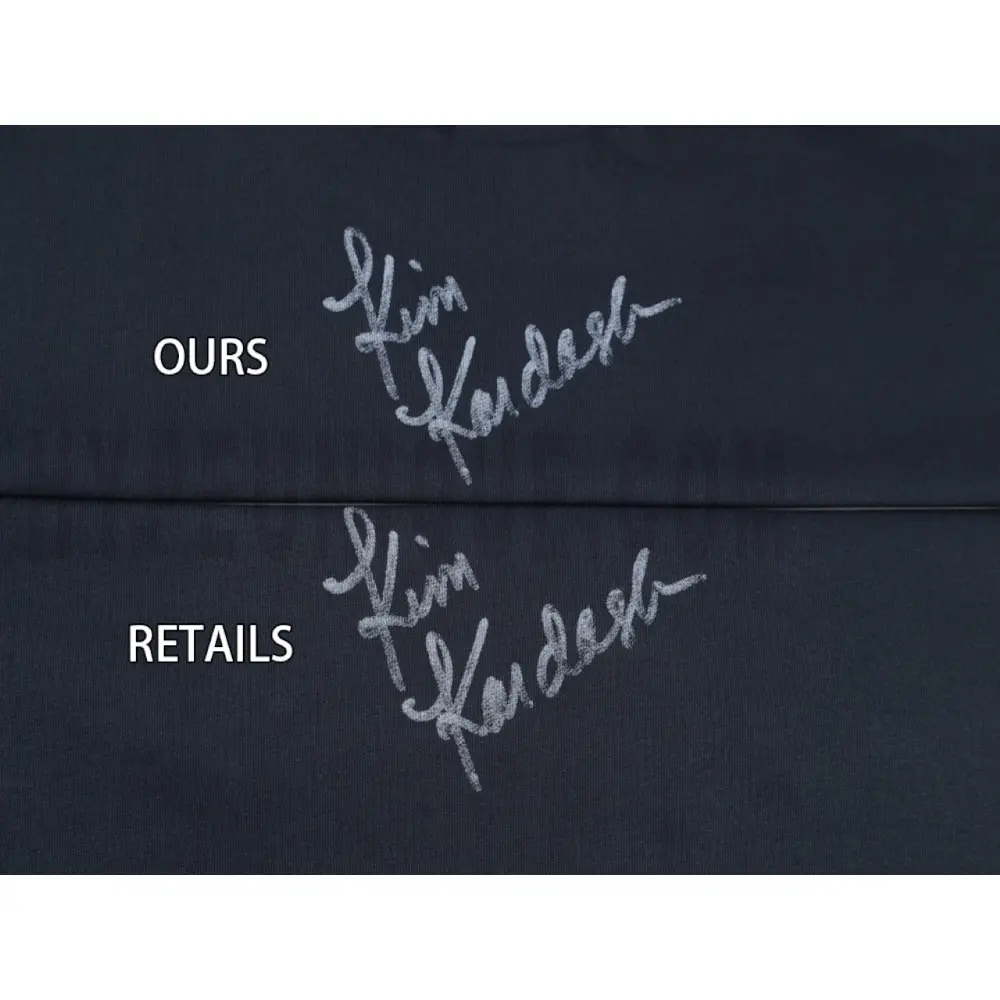 Comparison of Autograph Prints on the Back of the T-Shirt