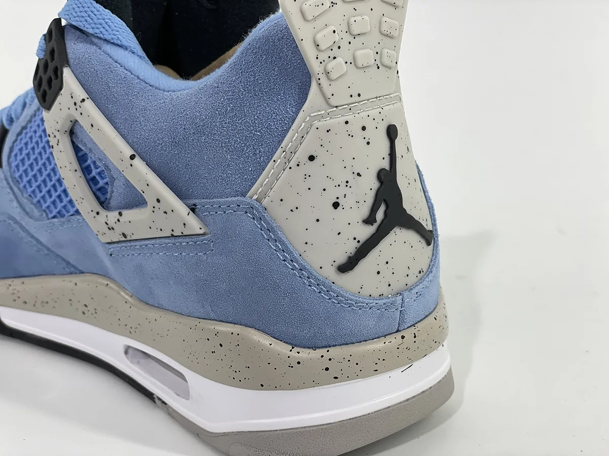 Jordan 4 Retro University Blue Reps back
