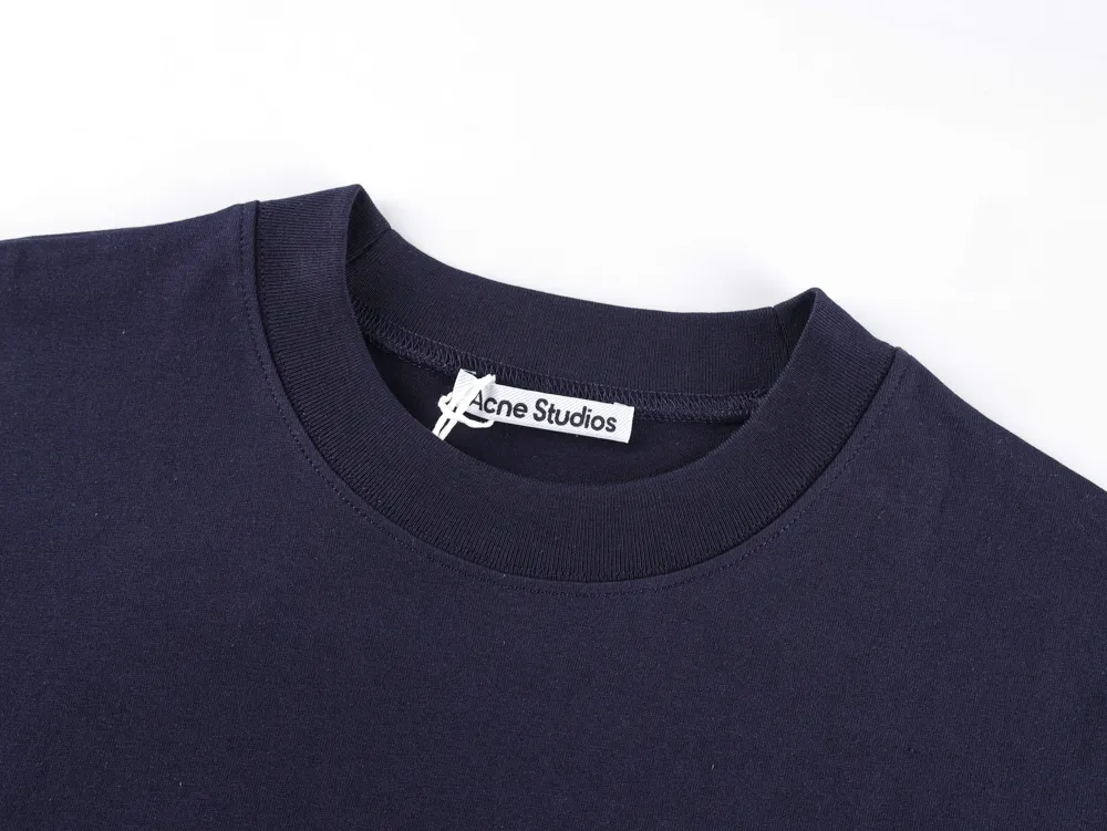 Close neck of T-Shirt
