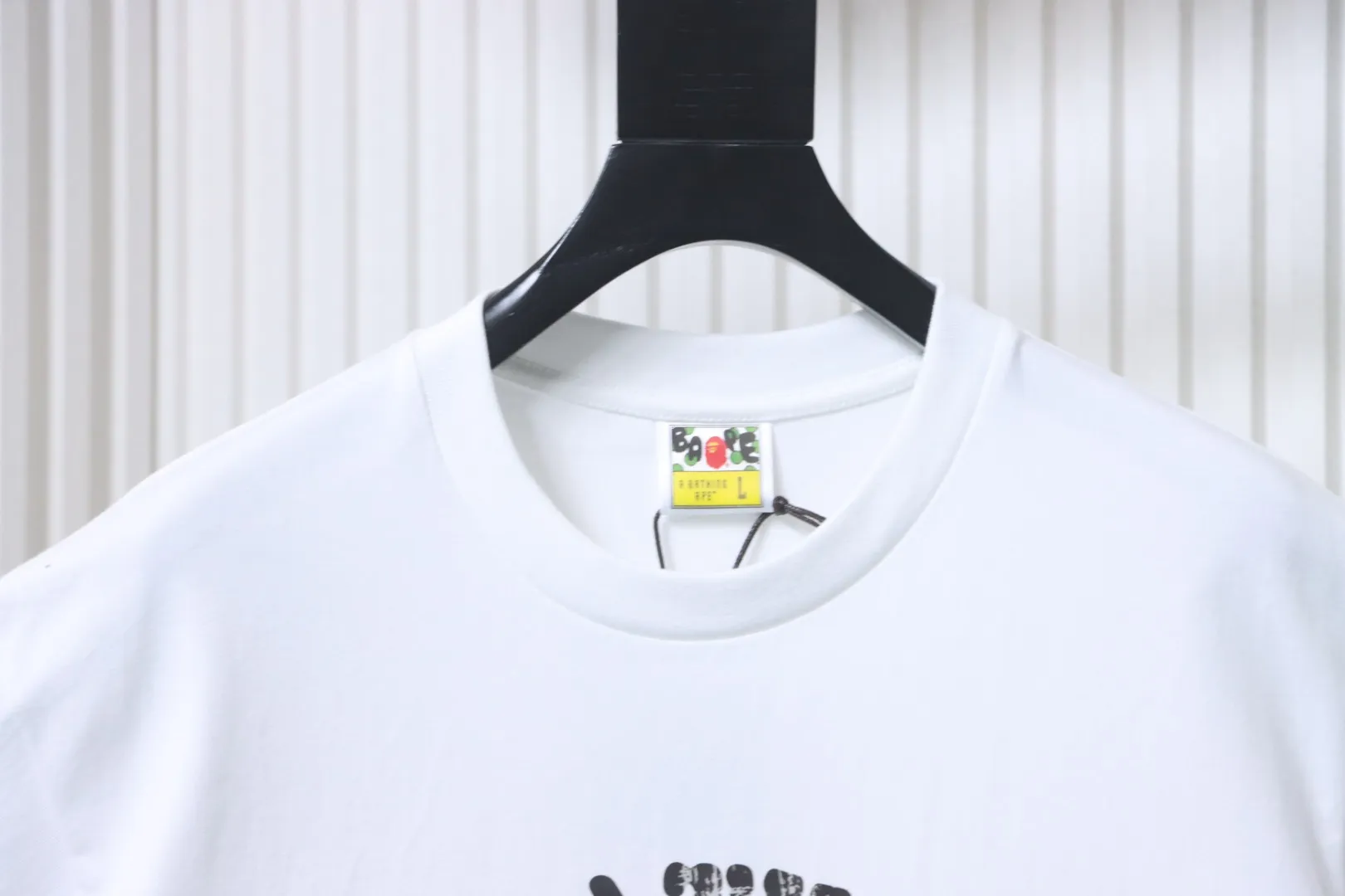 Neckline