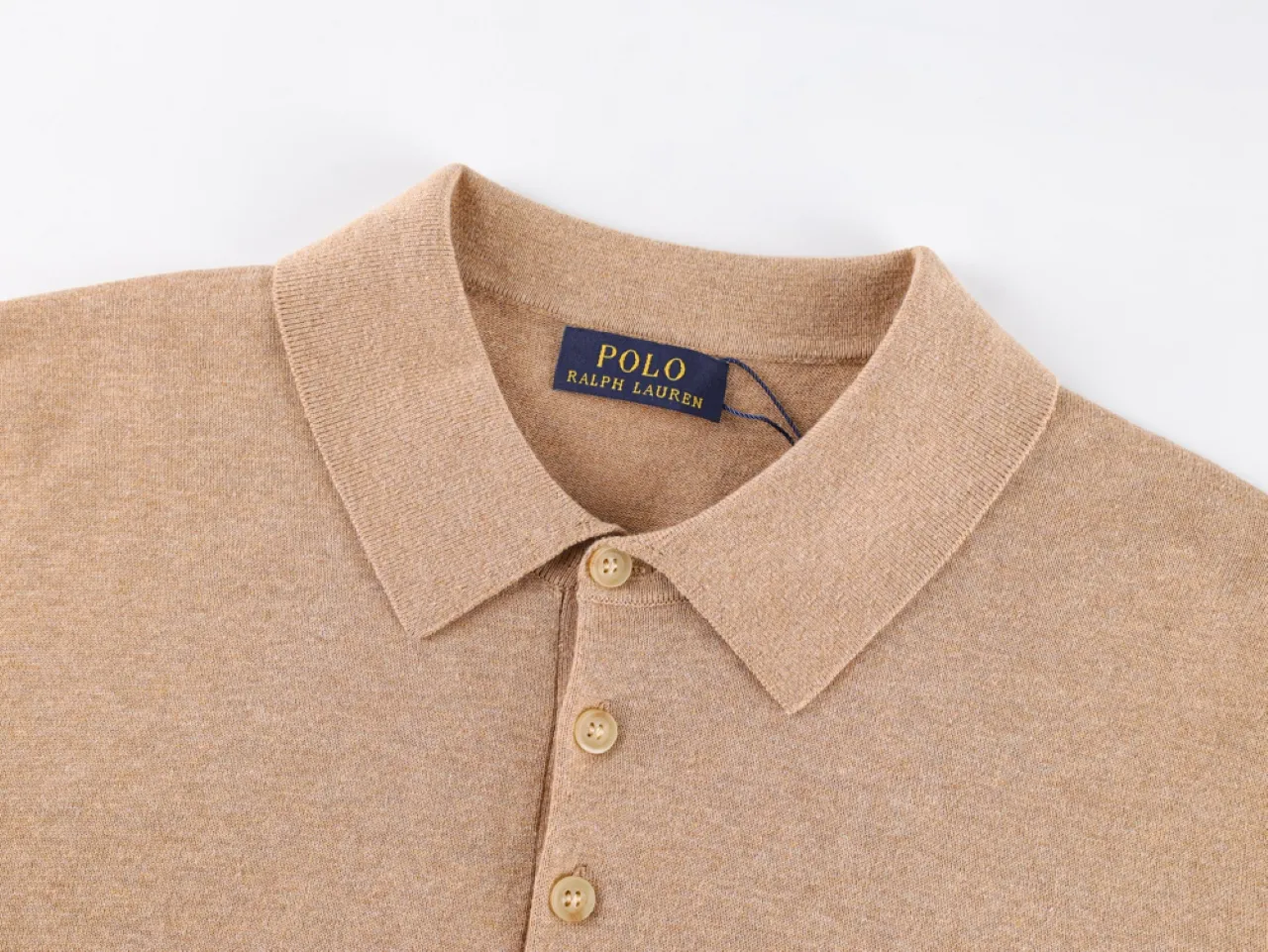 Neckline