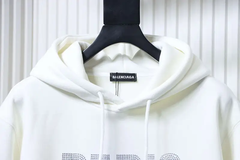 Neckline