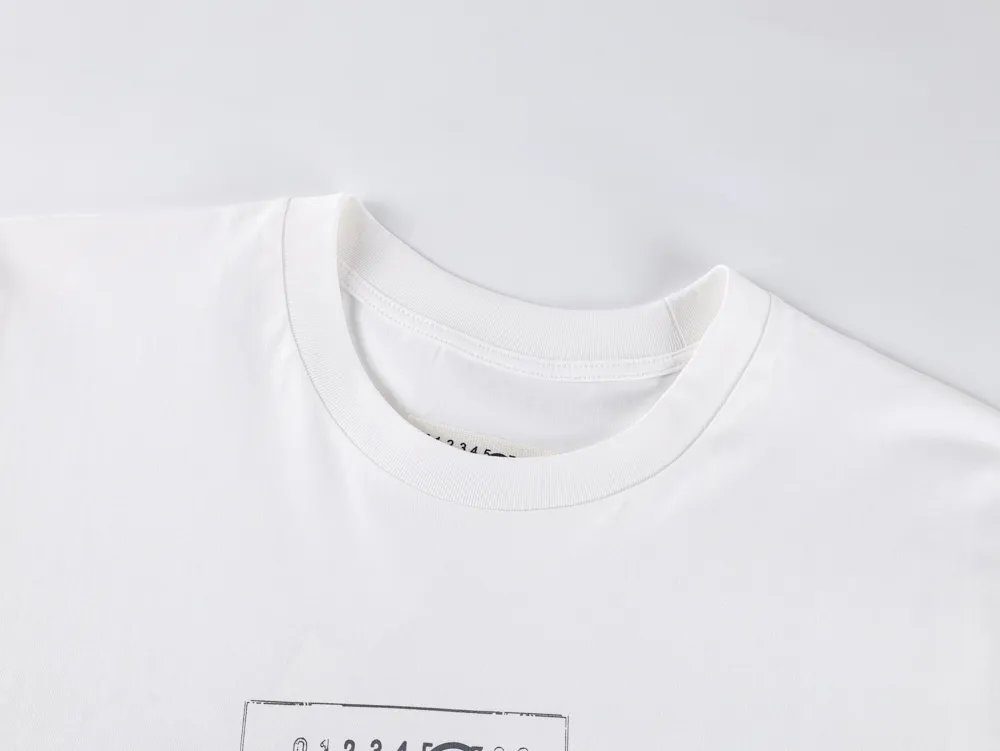 Close Neck