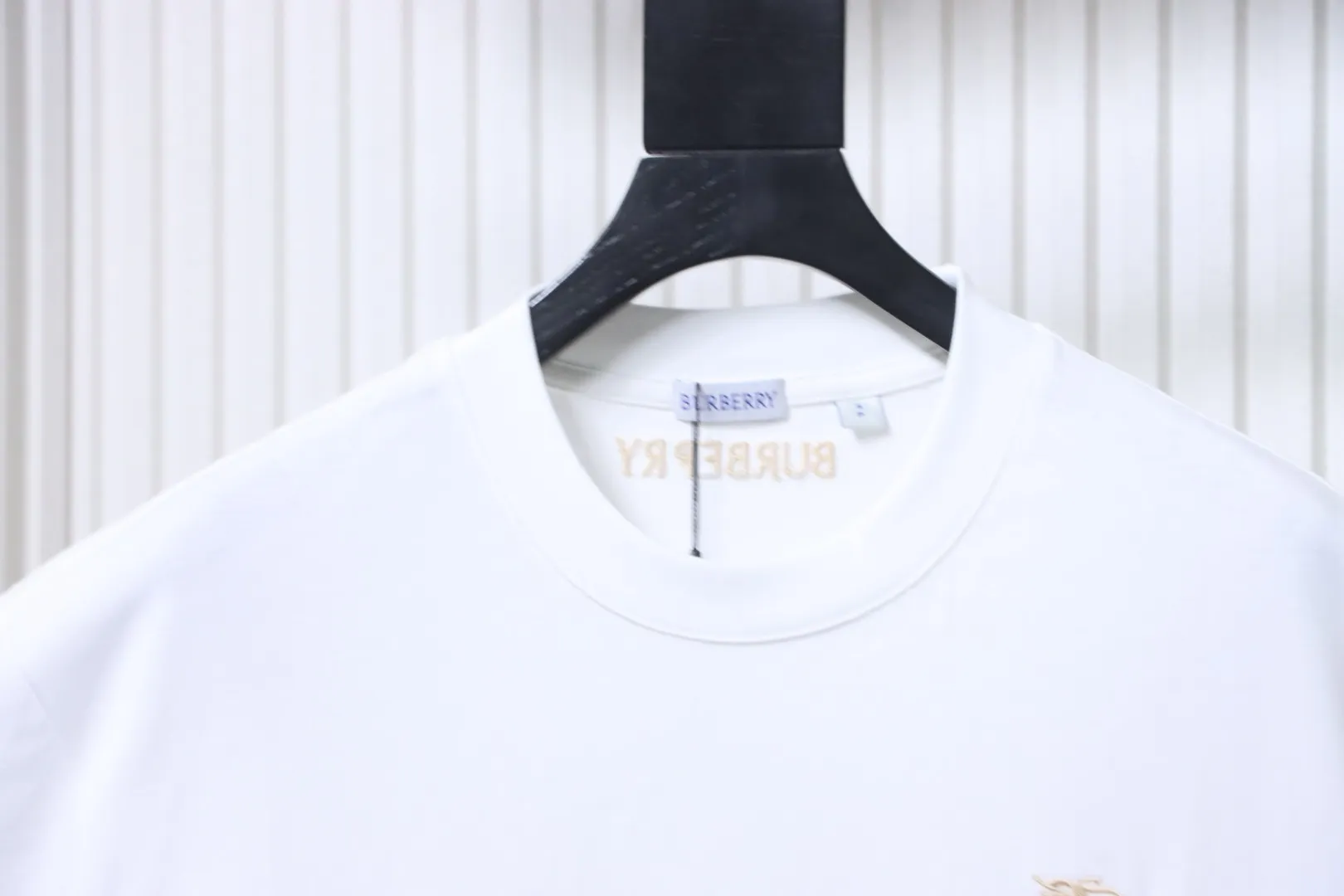 Neckline