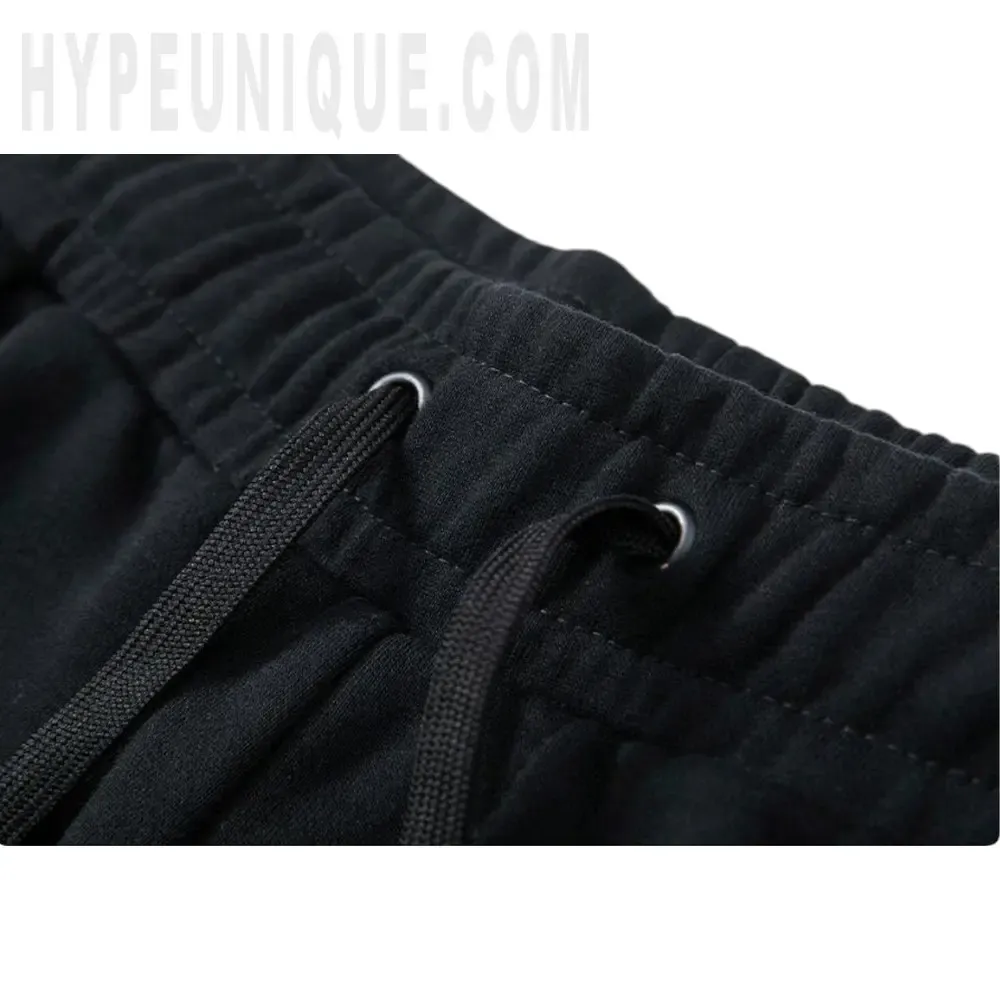 Elastic waistband detail image of the pants