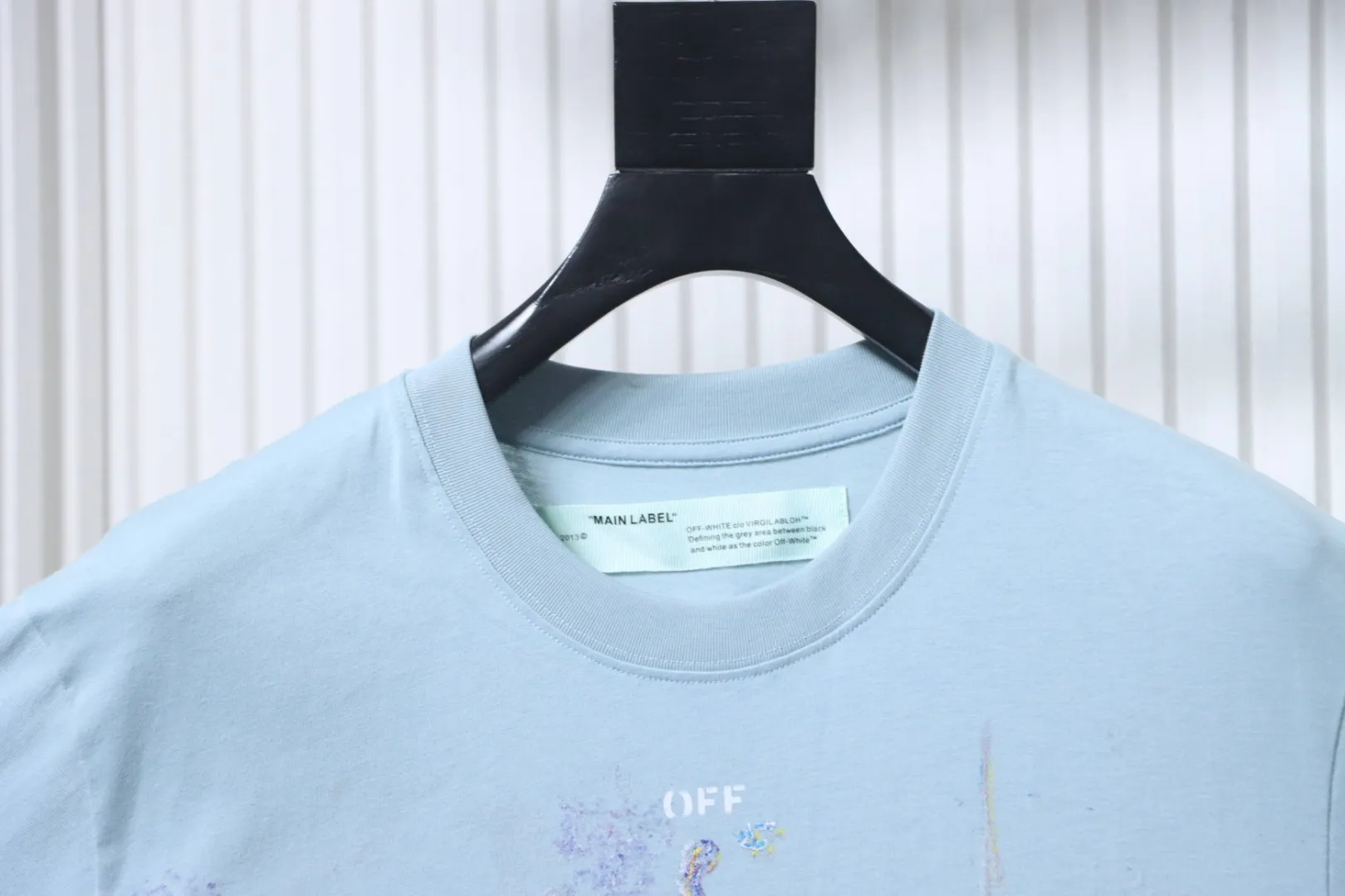 Neckline