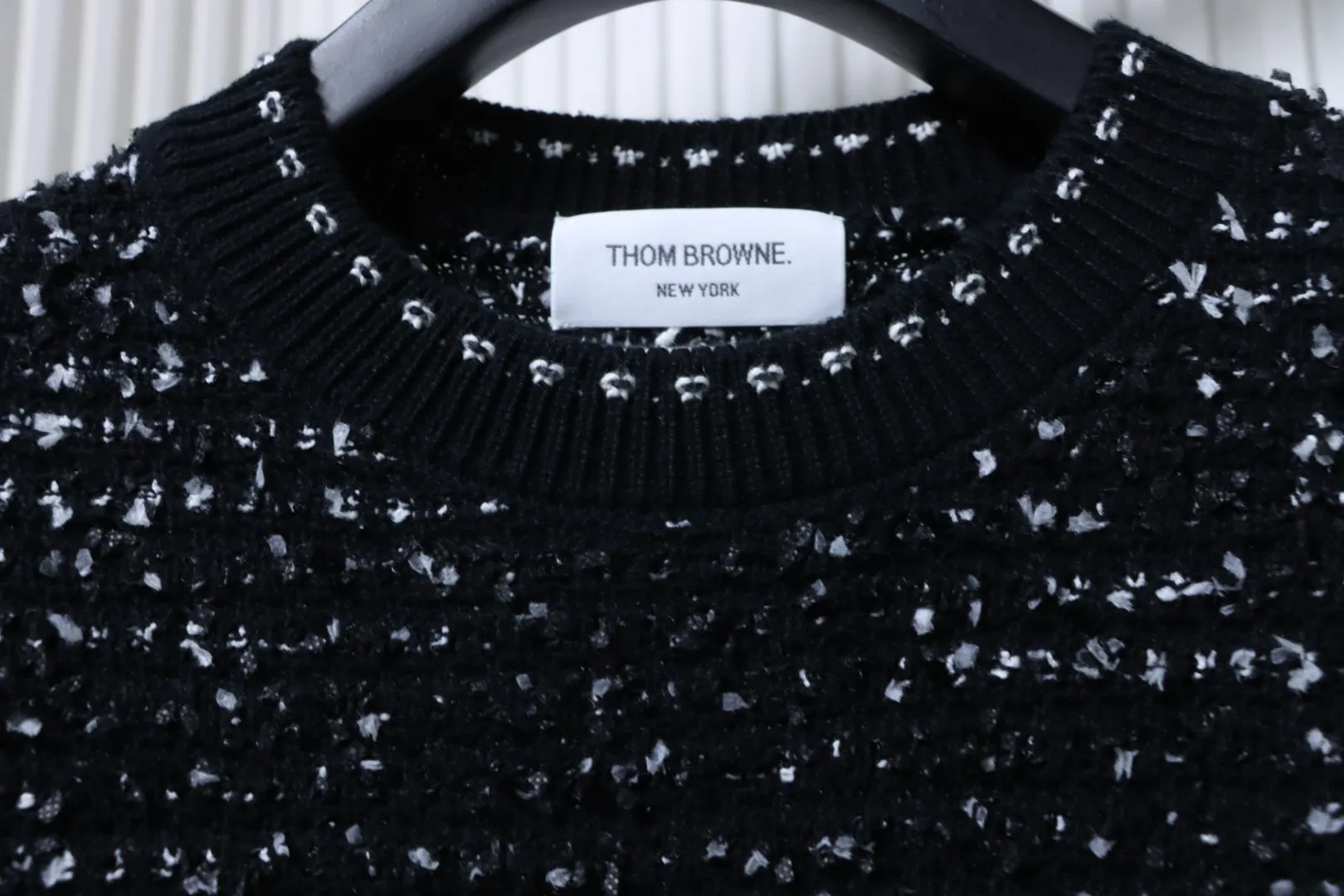 Neckline