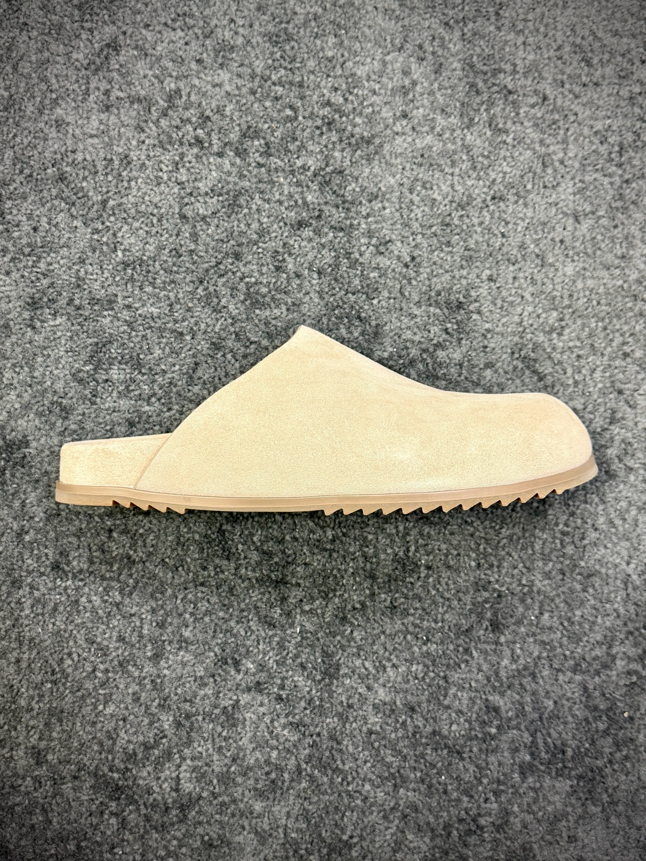 R 0wens Beige Leather Granola Mules Right Side Detail