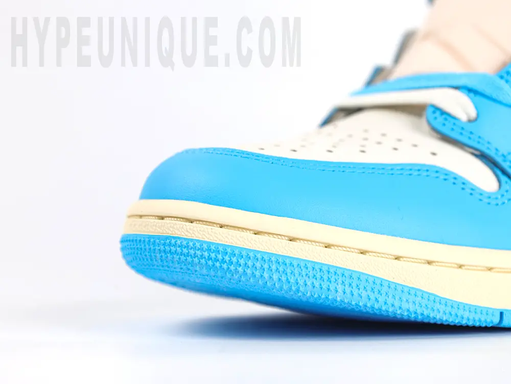 thhe blue toe box