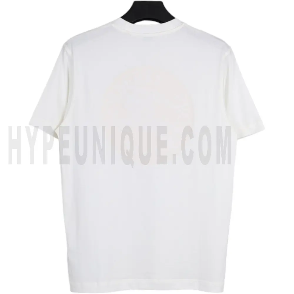 The back of the white clothes