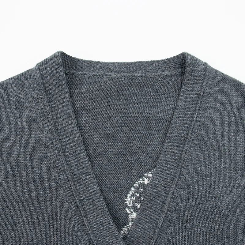 V-Neck Details