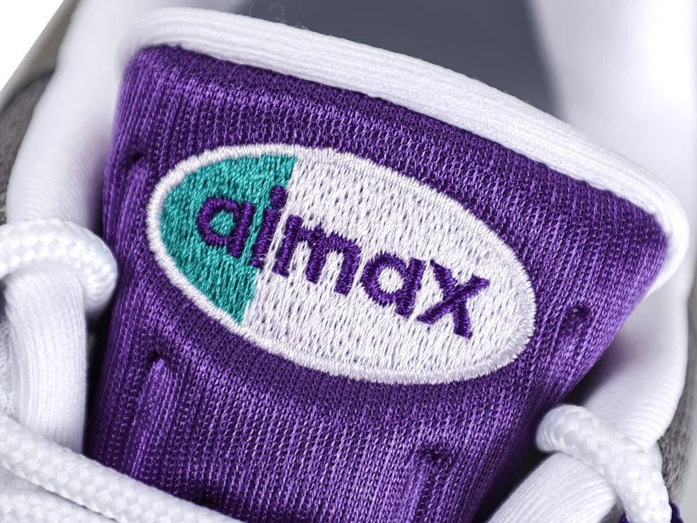 Air Max 95 OG Big Bubble Grape Tongue Logo Detail
