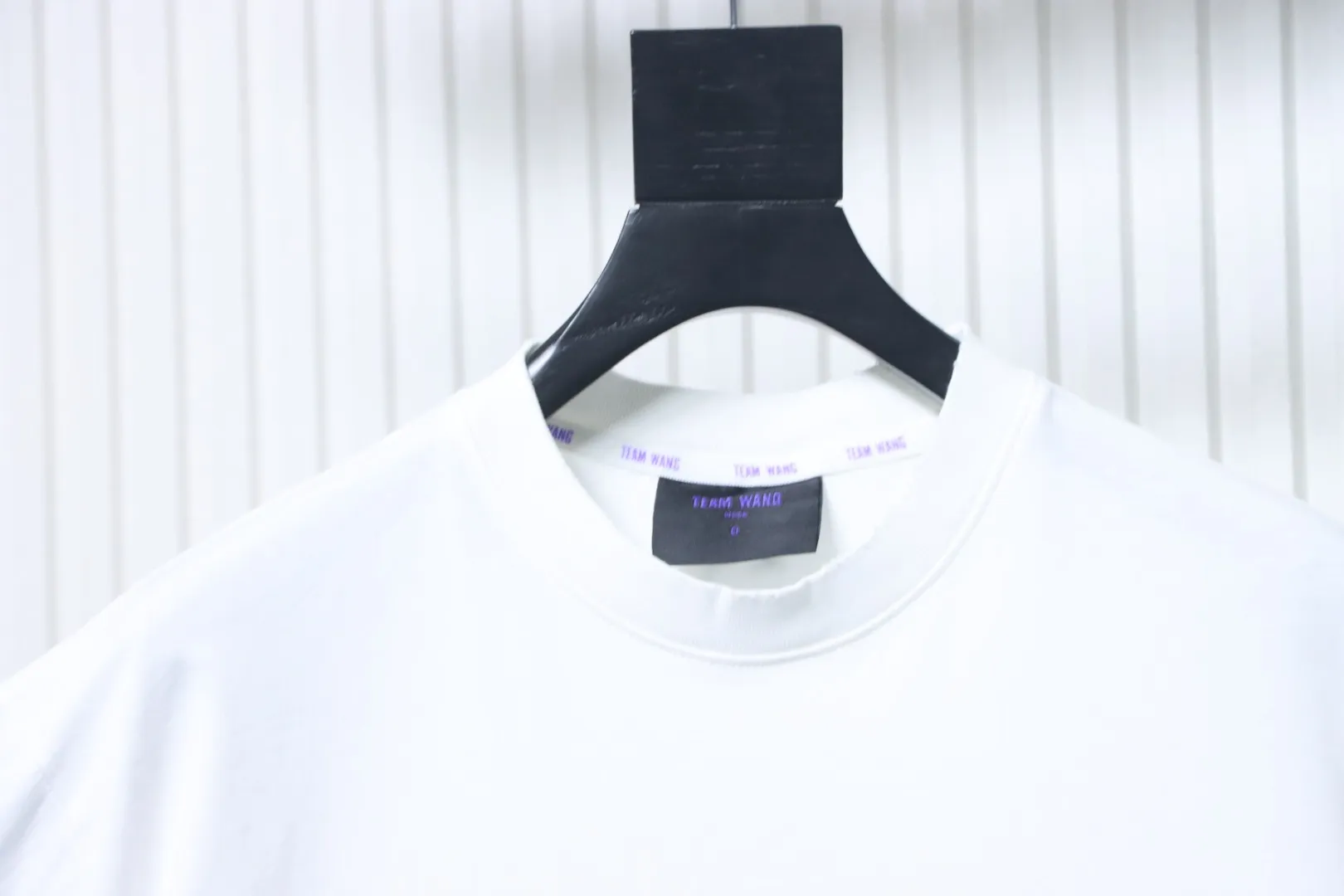 Neckline