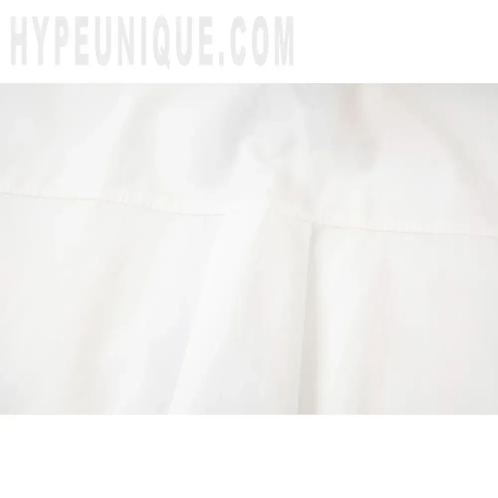 Precision-cut with wrinkle-resistant soft fabric.
