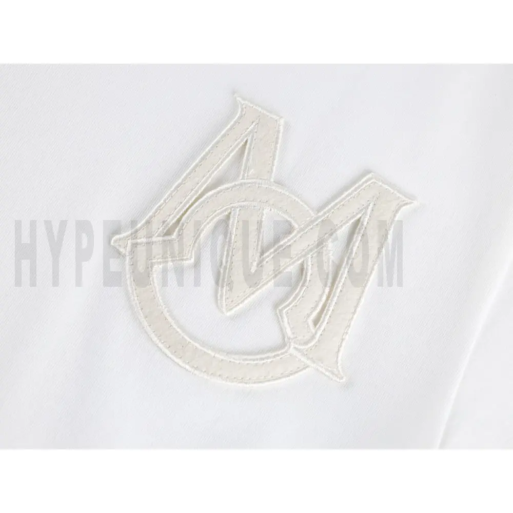 Embroidered graphic on the side of the T-shirt