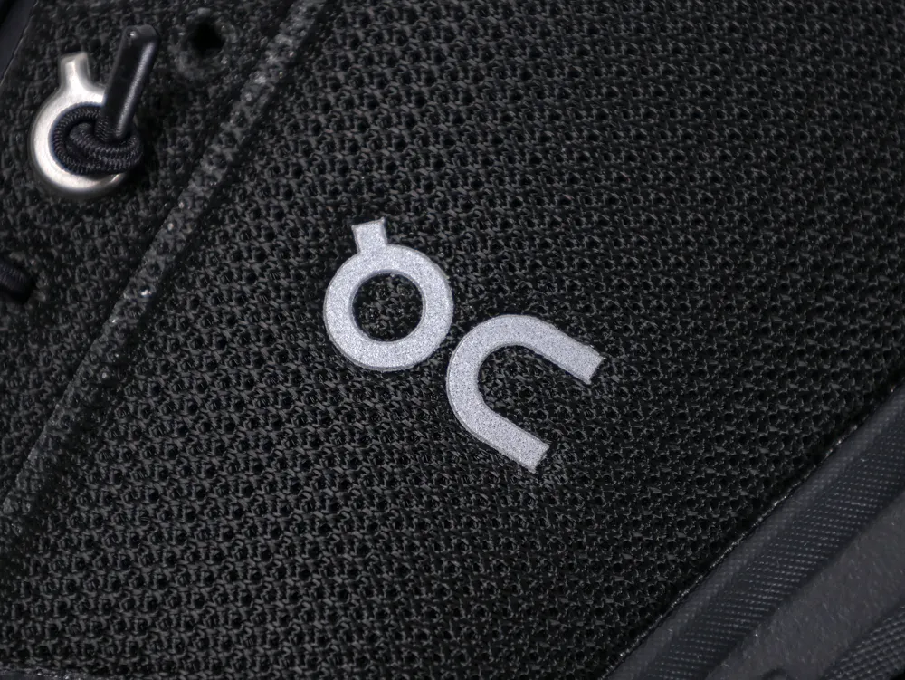 On Running Cloud 6 Black Sneakers Logo Detail