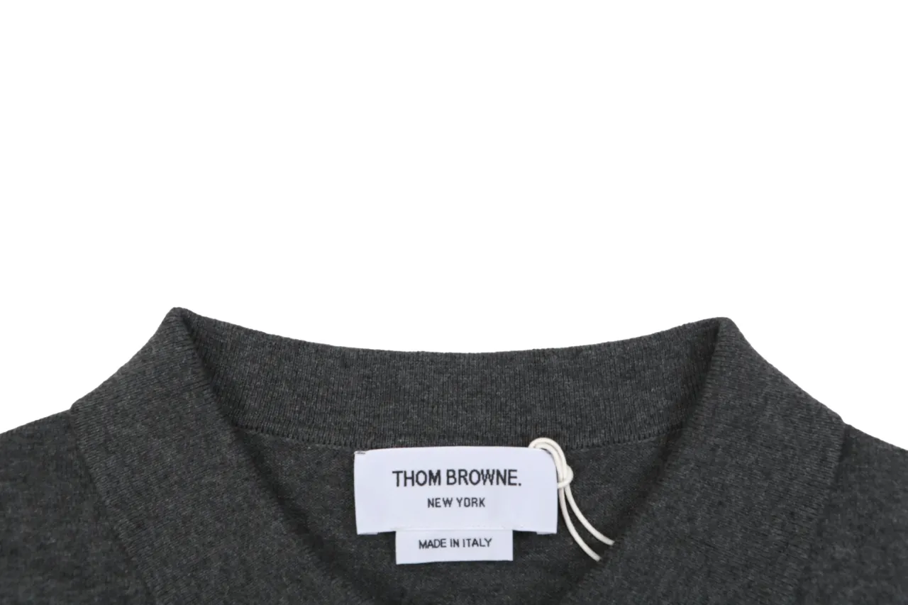 Neckline