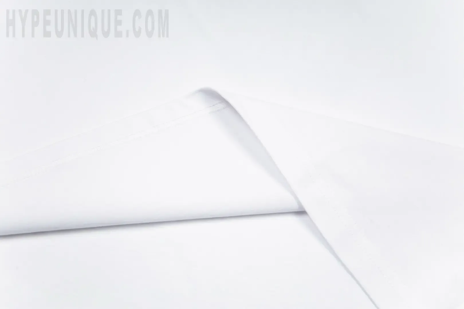 Precision-cut with wrinkle-resistant soft fabric.