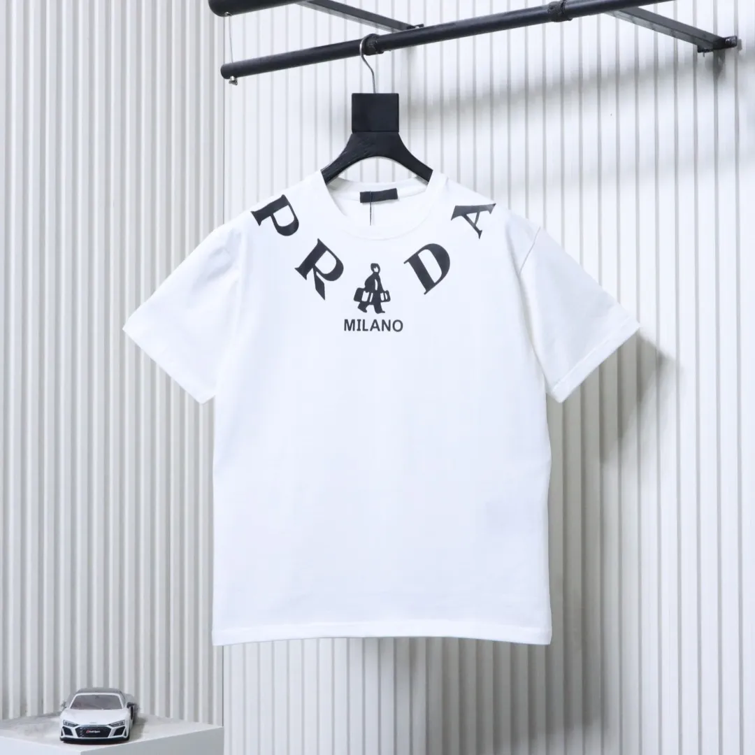 Milano Neckline Figure Logo Short-Sleeve T-Shirt Color White