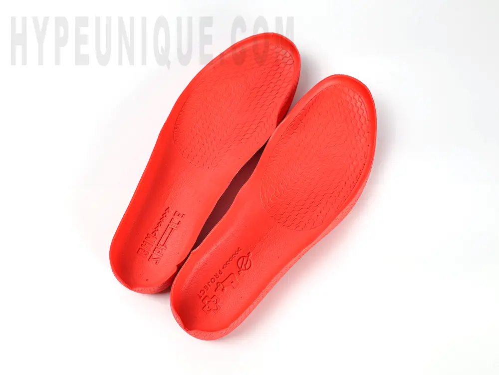 the red insole