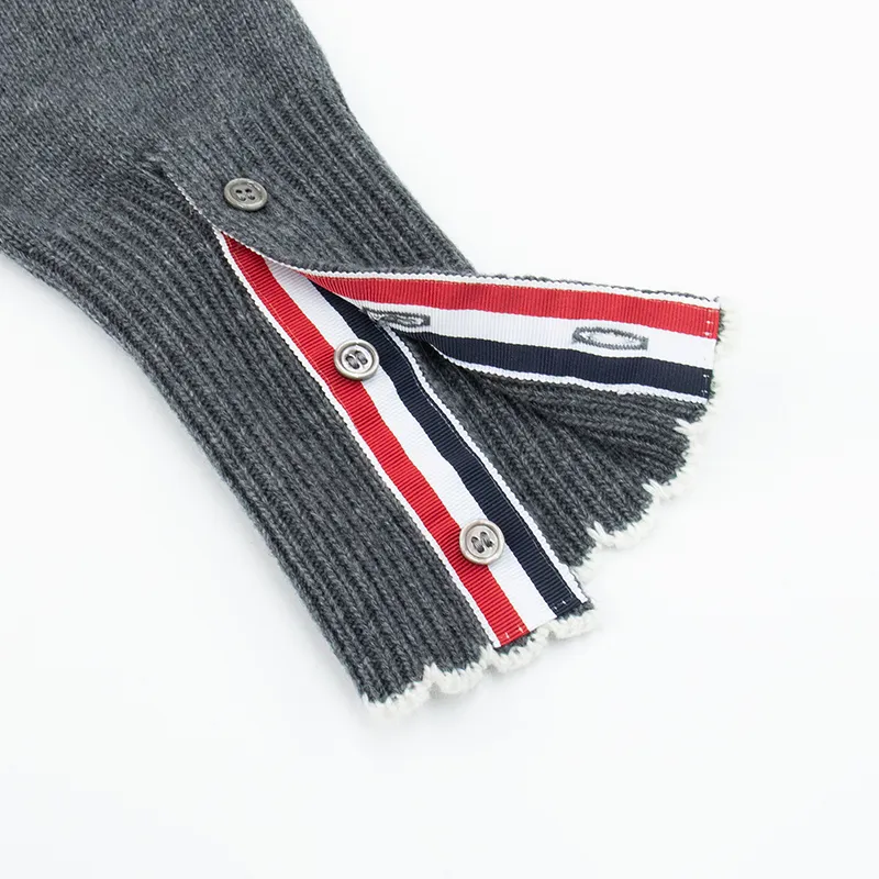 Sleeve cuff Tri-color Details
