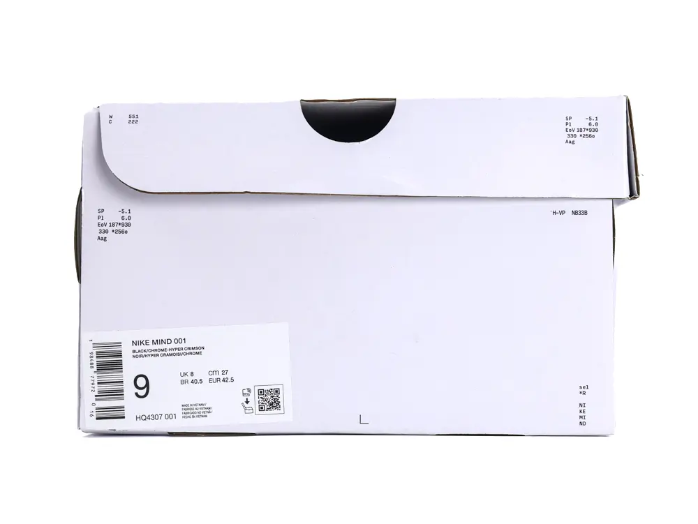 White cardboard box with label and printed text, showing shoe size and details.