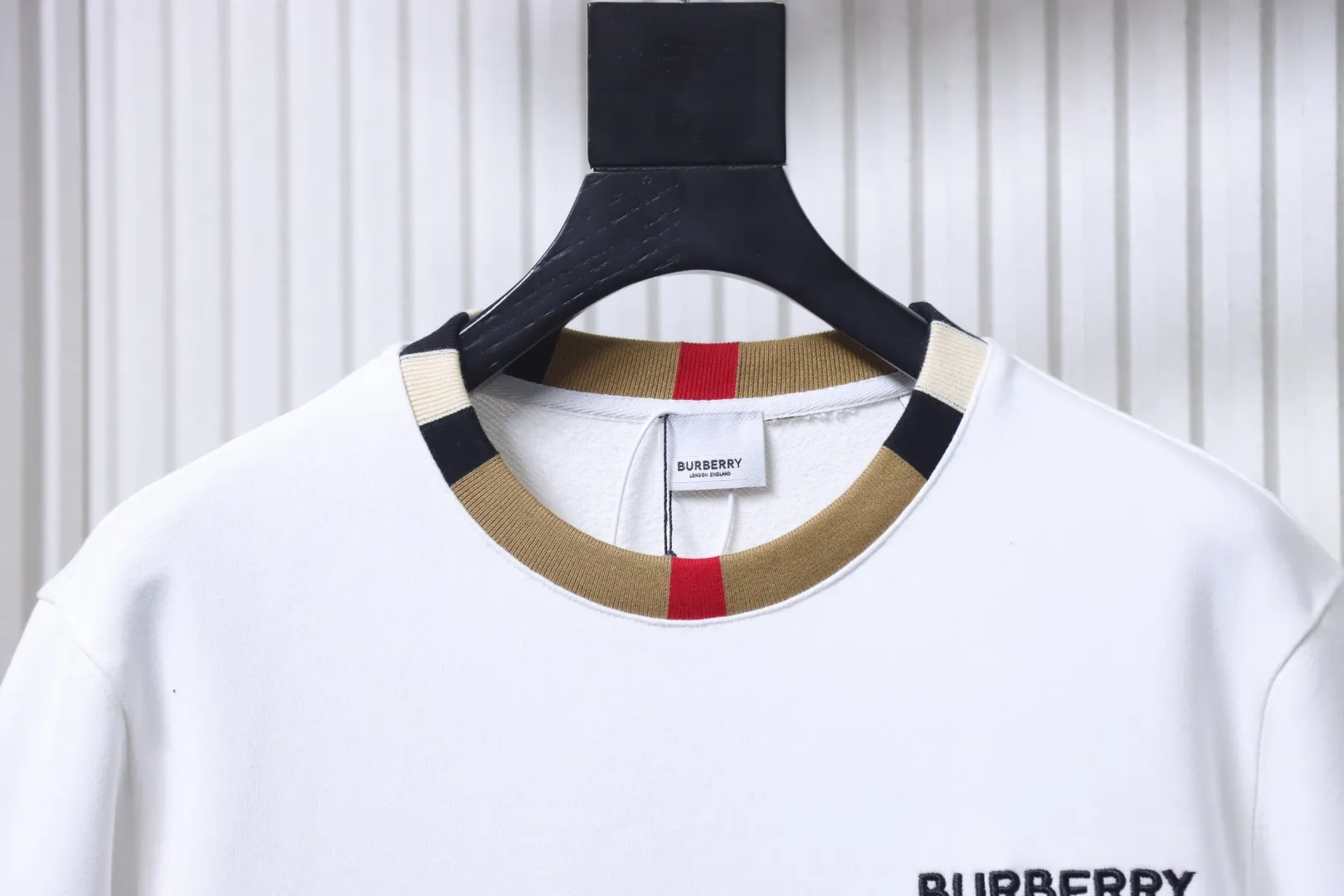 Collar Detail