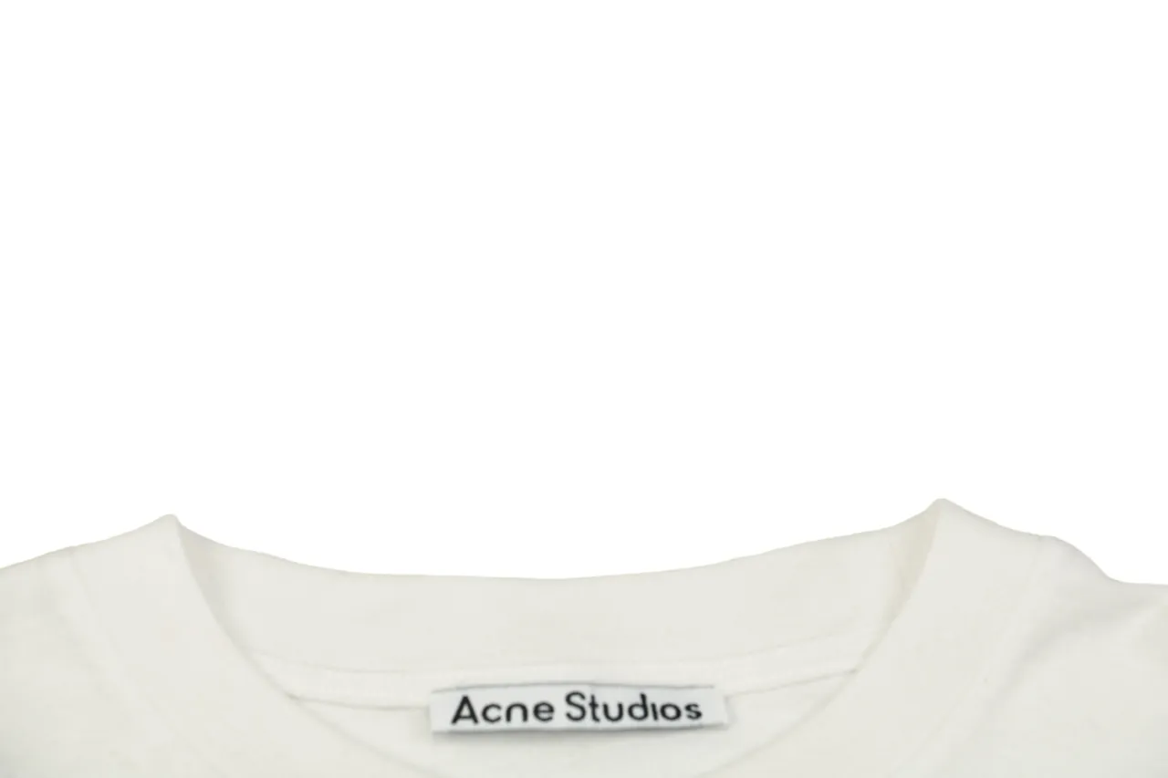 Neckline