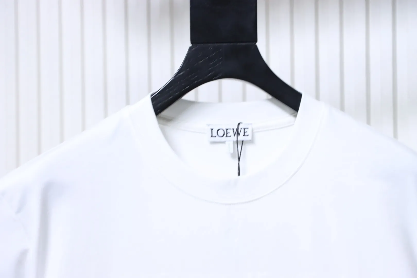 Neckline