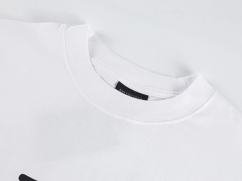 Heart Graffiti Logo Print T-Shirt