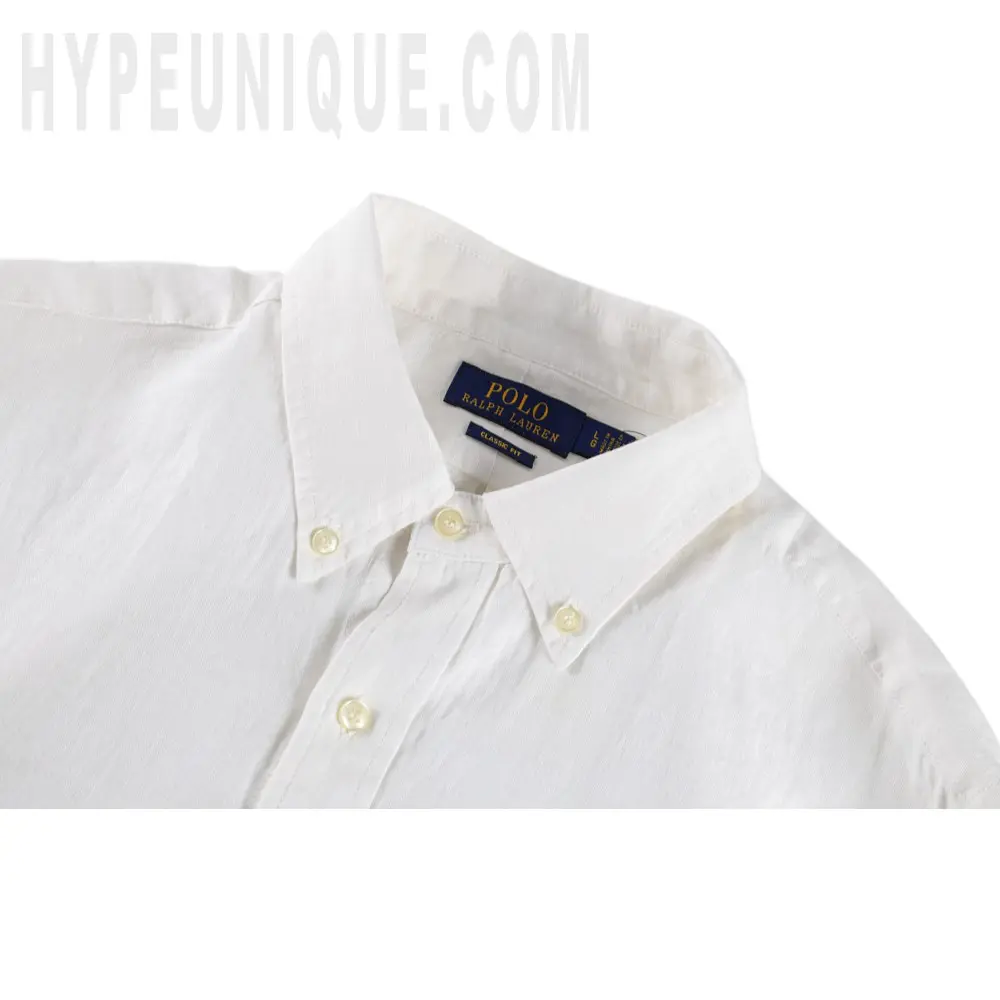 Close-up of the collar detail