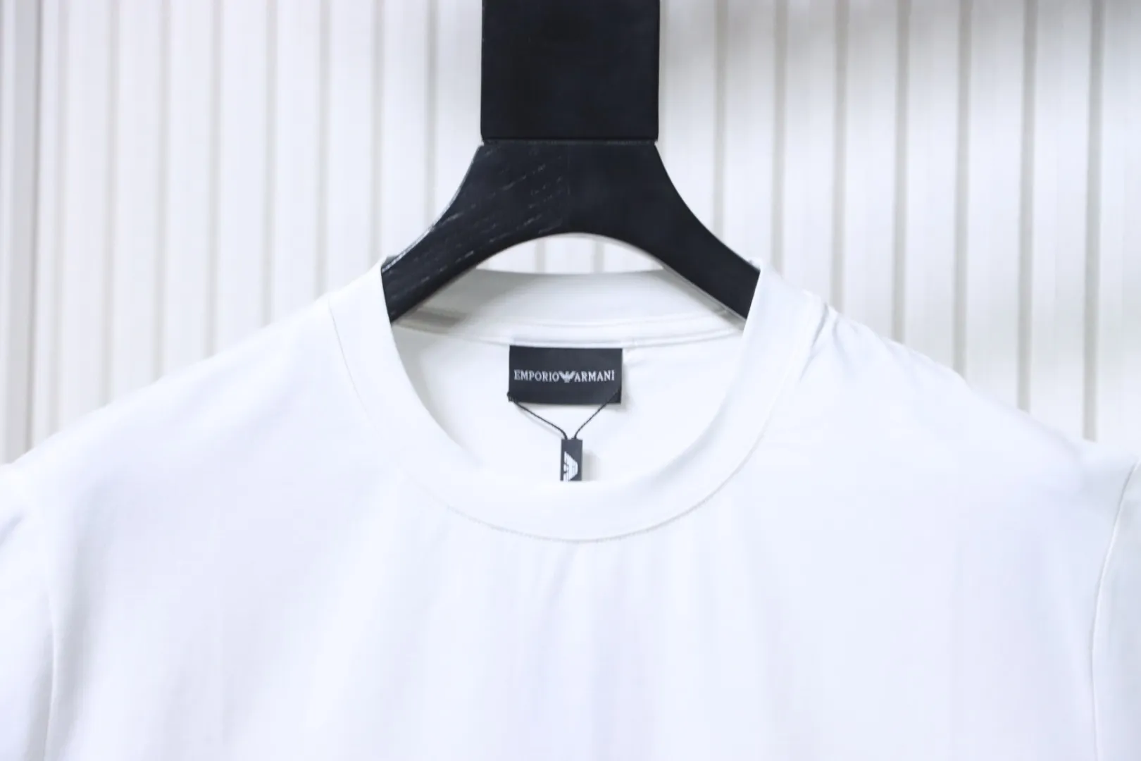 Neckline