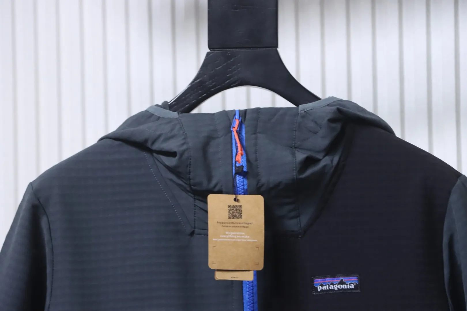 Collar Detail